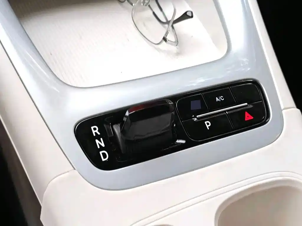 Geely Galaxy Starwish 2025 — фото 8