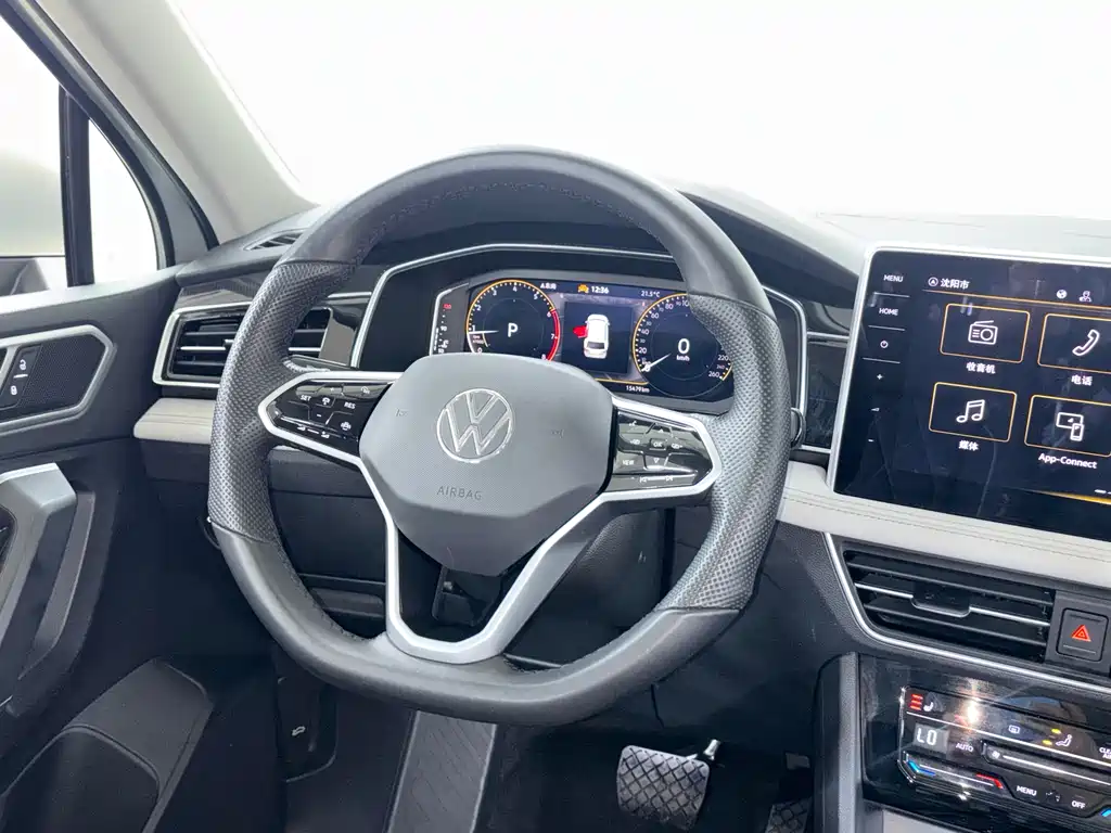 Volkswagen Tiguan L 2022 — фото 13