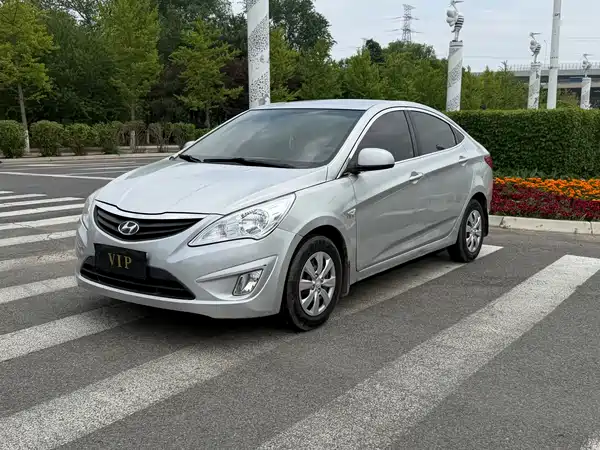 Hyundai Accent 2013