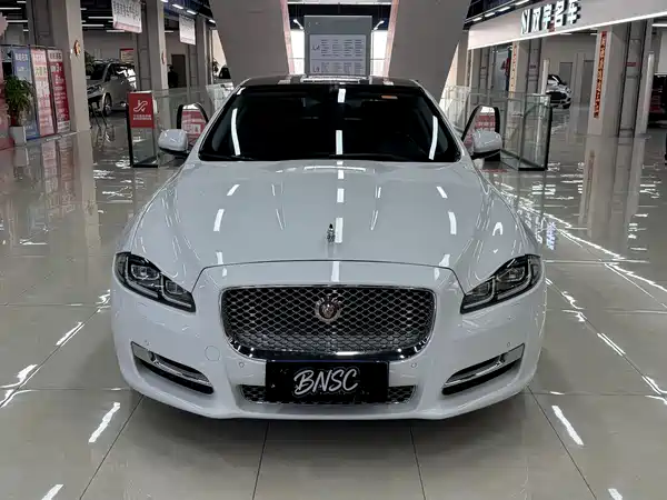 Jaguar XJ 2016