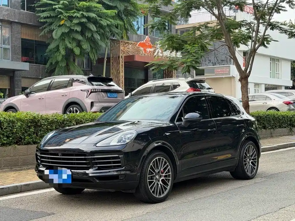 Porsche Cayenne 2020 — фото 1