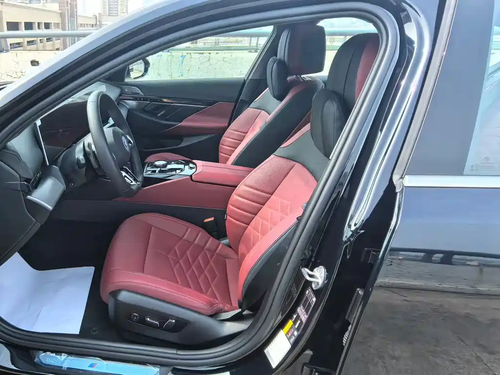 BMW i5 2024