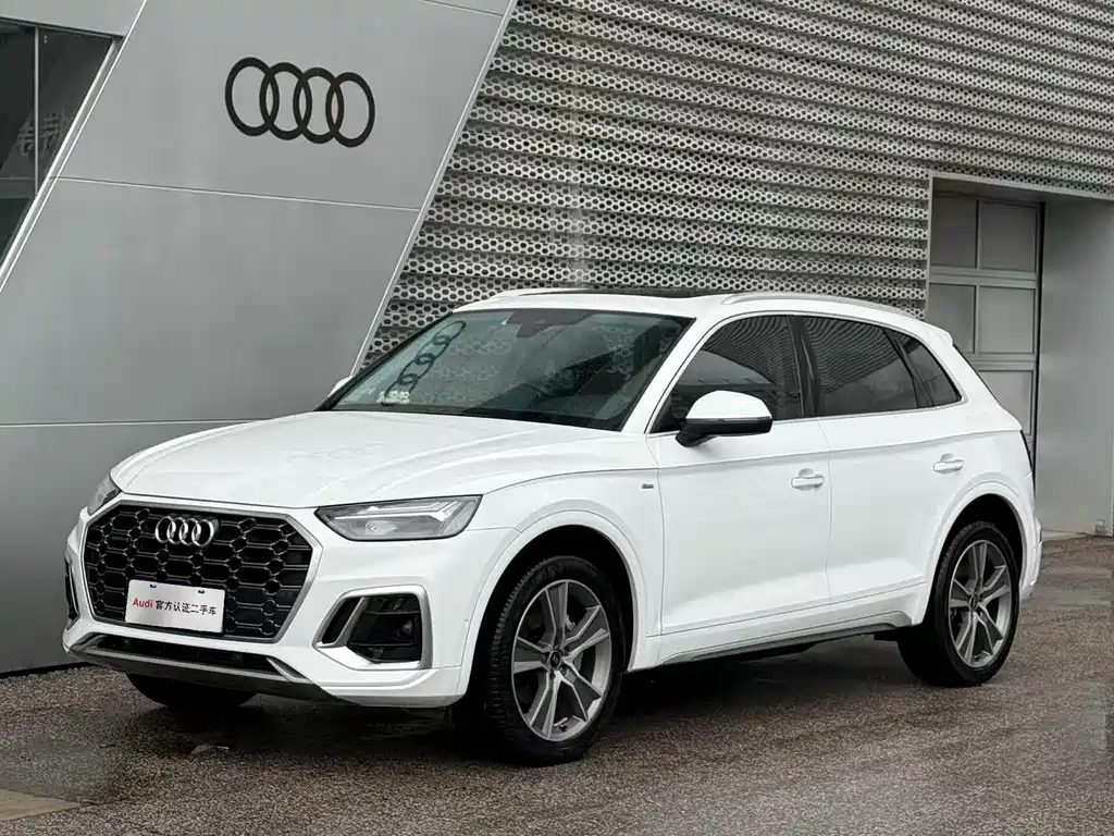 Audi Q5L 2021 — фото 1
