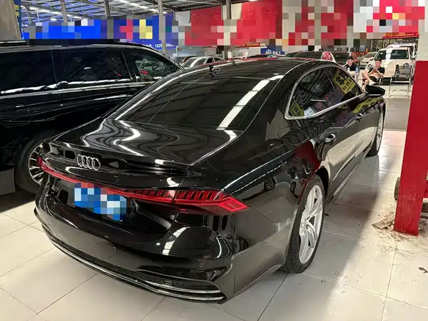 Audi A7L 2023