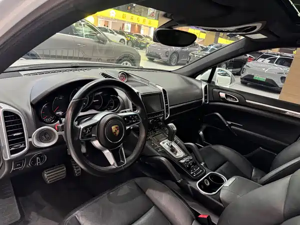 Porsche Cayenne 2015