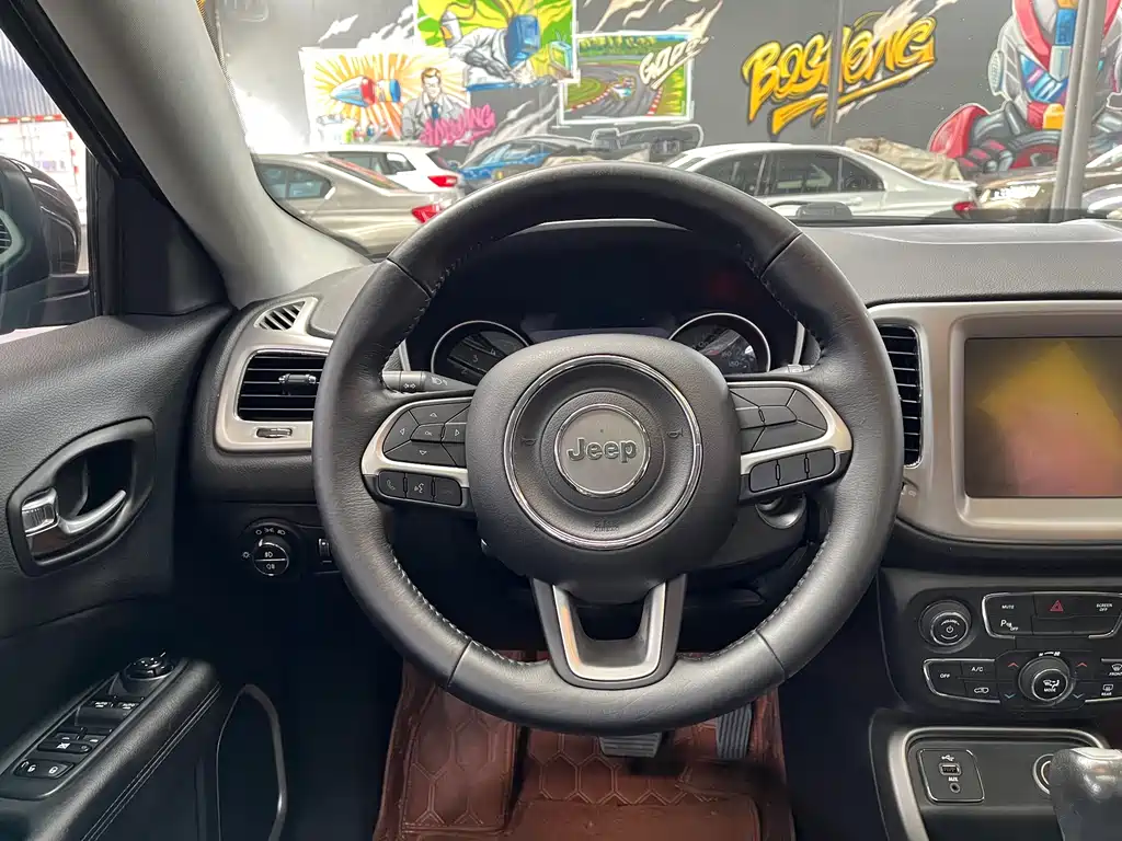 Jeep Compass 2019 — фото 11