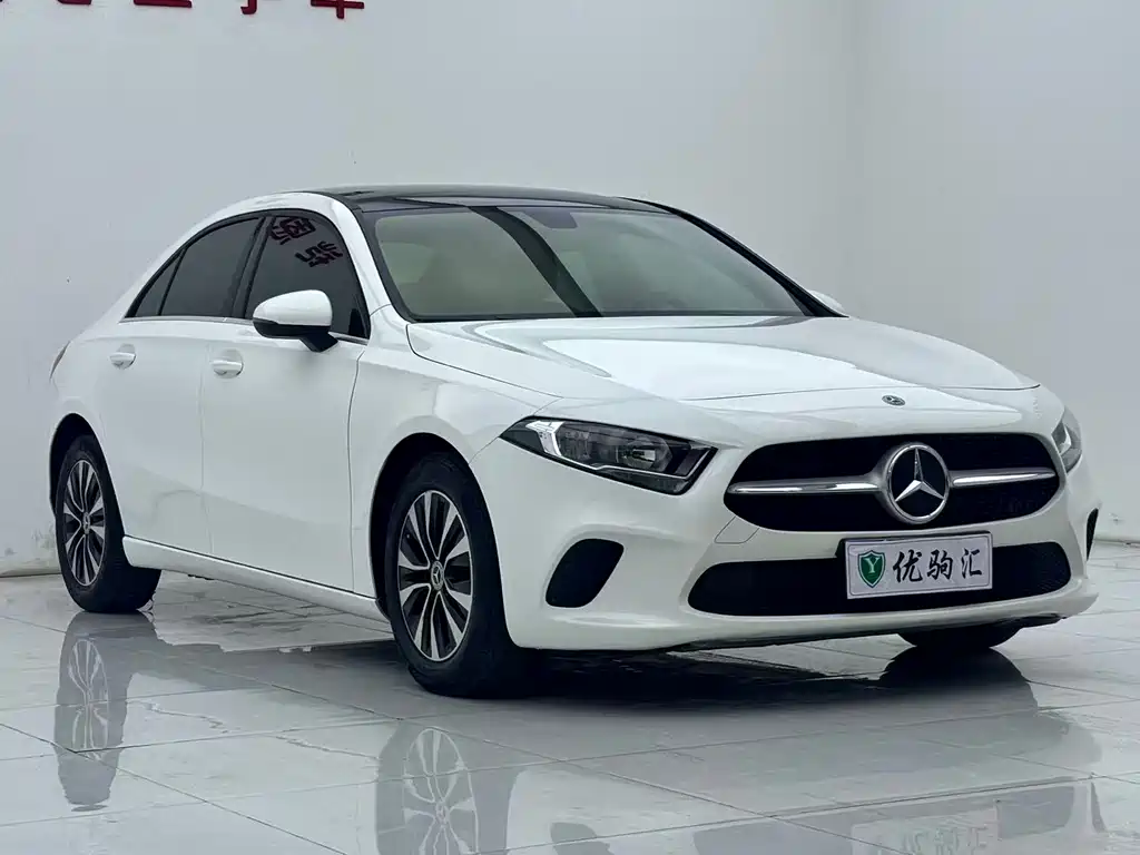 Mercedes-Benz A-Class 2019 — фото 2