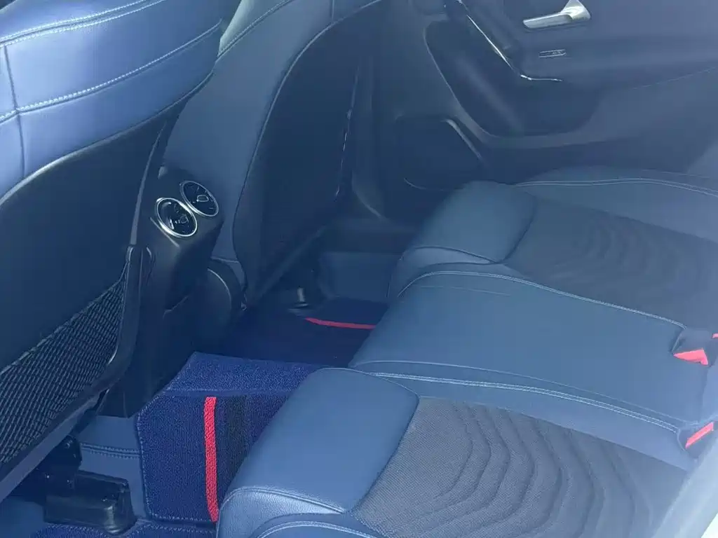 Mercedes-Benz A-Class 2019 — фото 9