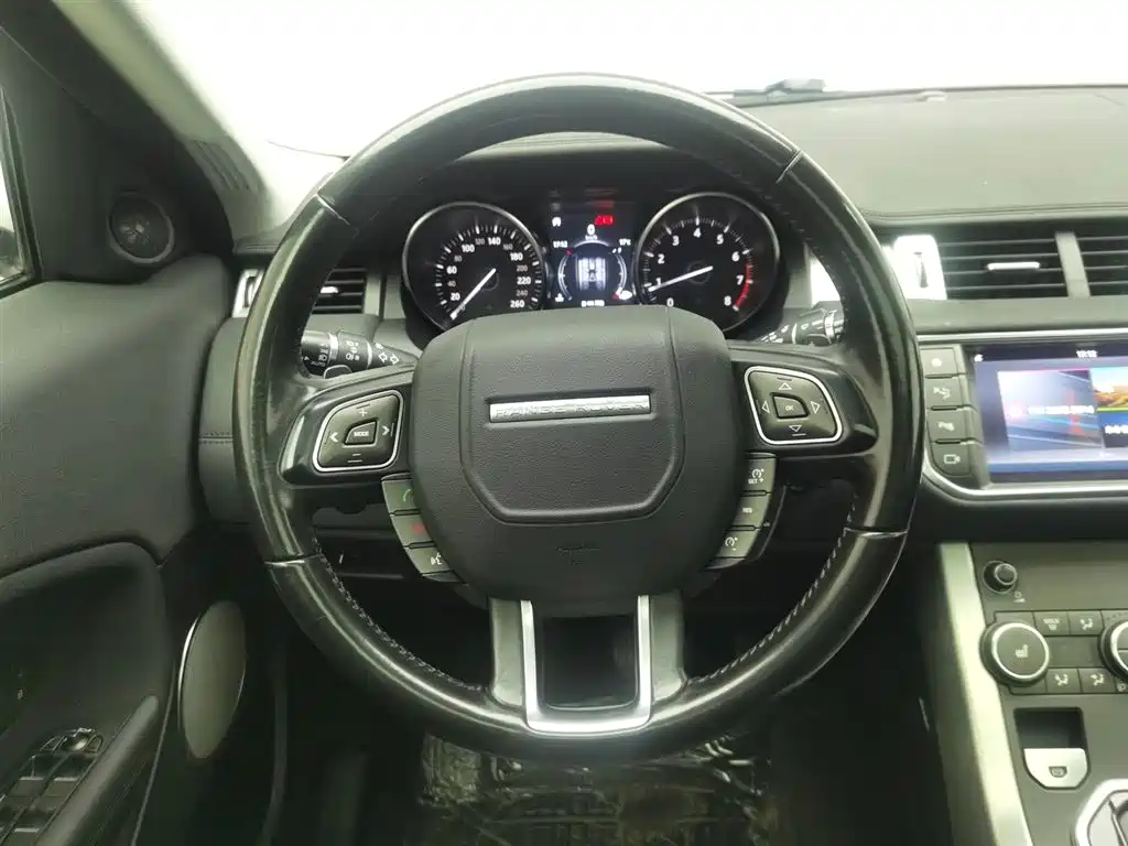 Land Rover Evoque 2018 — фото 11