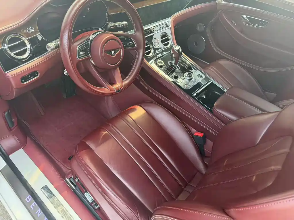 Bentley Continental 2021