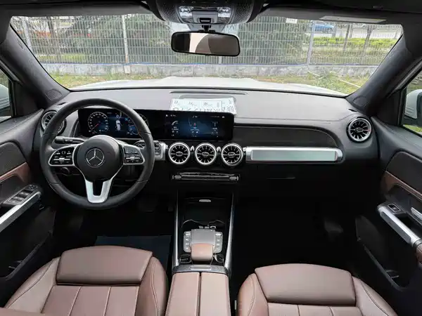 Mercedes-Benz GLB 2021