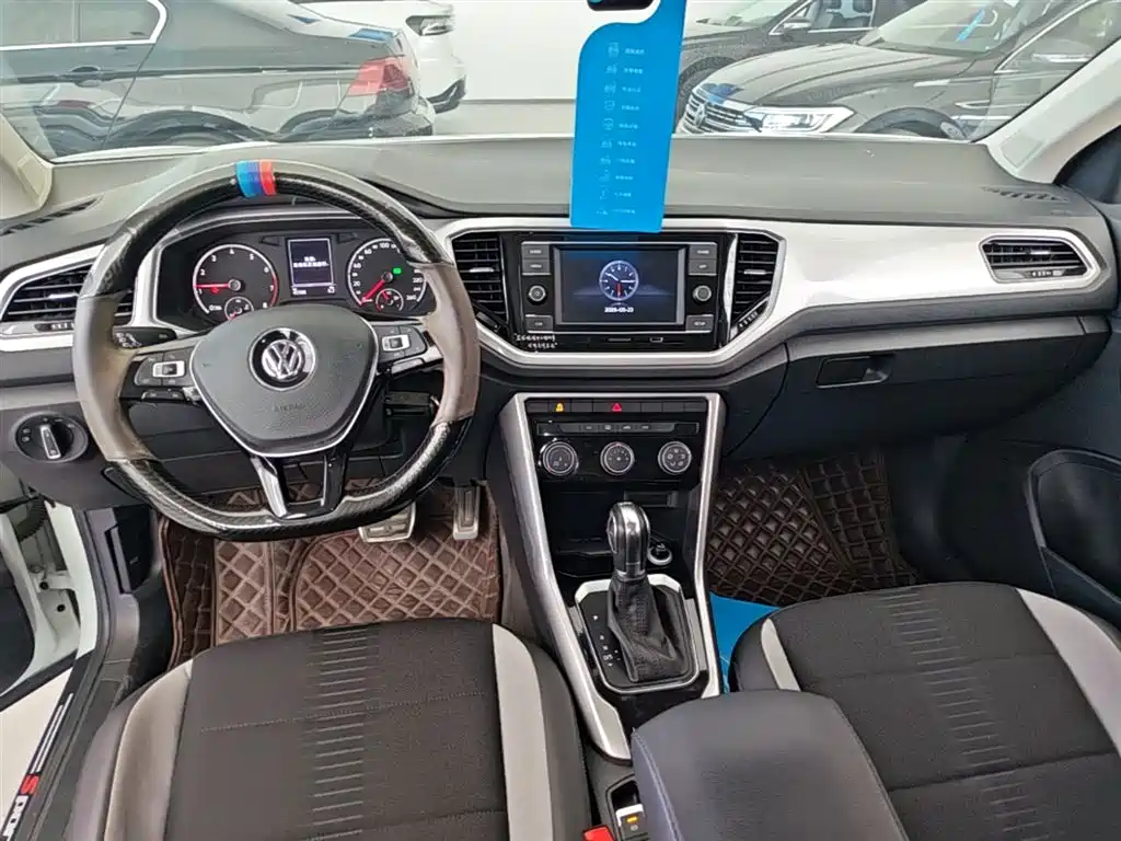 Volkswagen T-Roc 2021 — фото 10