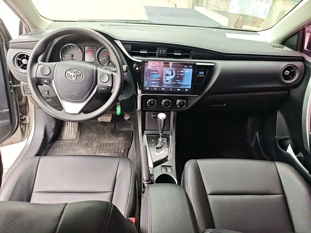 Toyota Corolla 2018 — фото 10