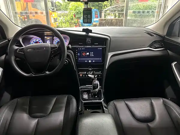 Venucia D60 EV 2023