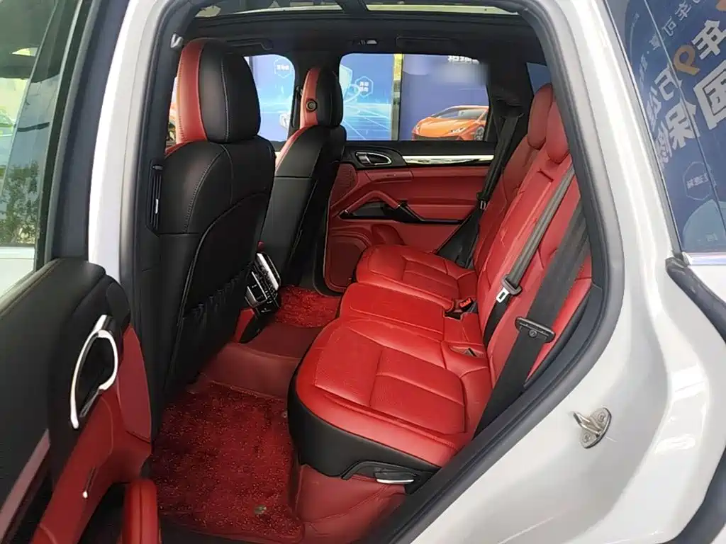Porsche Cayenne 2016 — фото 15