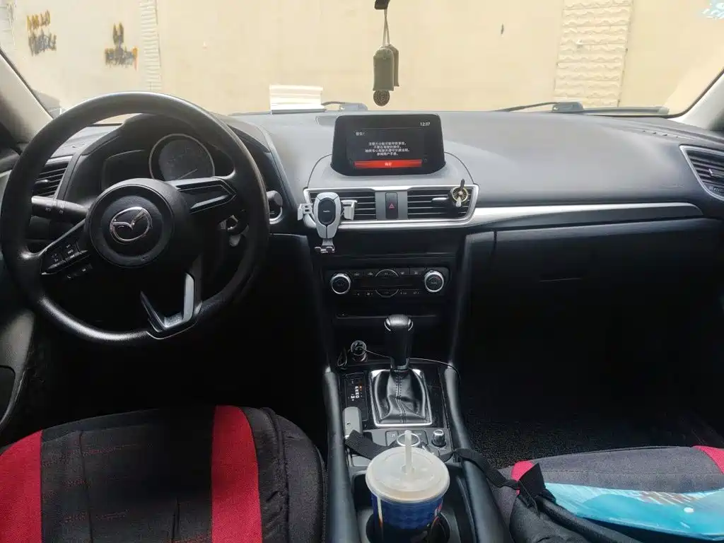 Mazda 3 Axela 2017 — фото 10