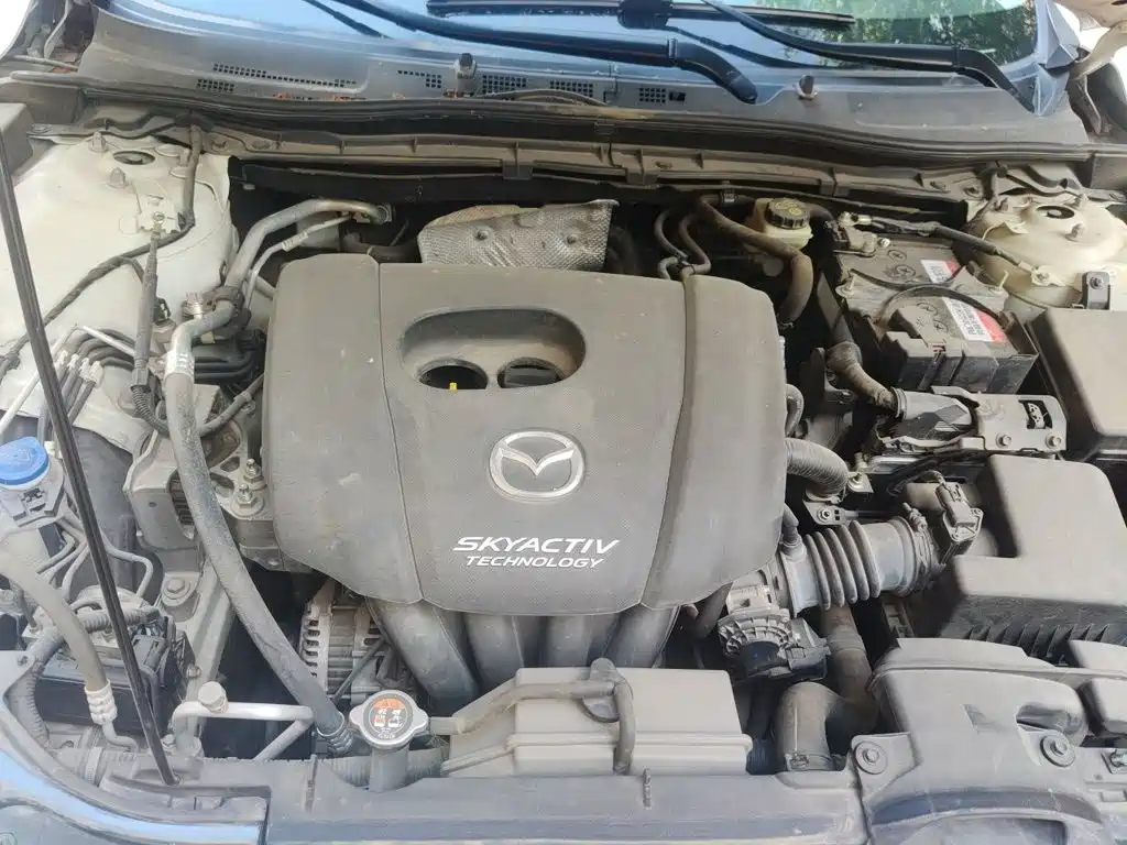 Mazda 3 Axela 2017 — фото 21
