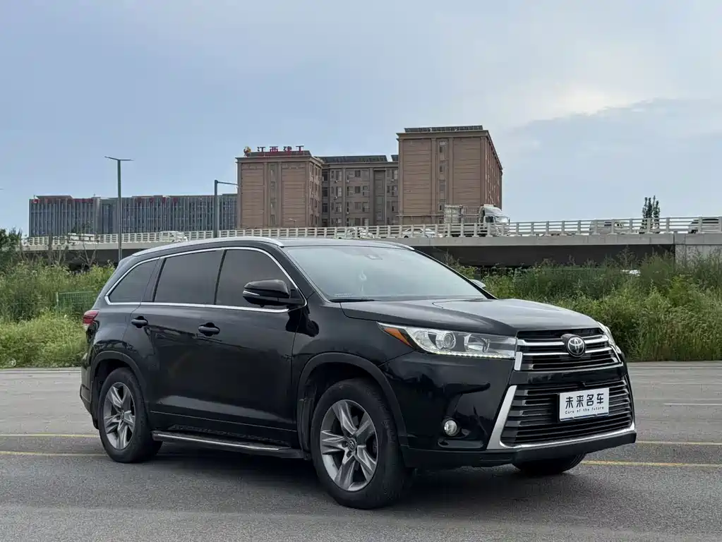 Toyota Highlander 2018 — фото 3