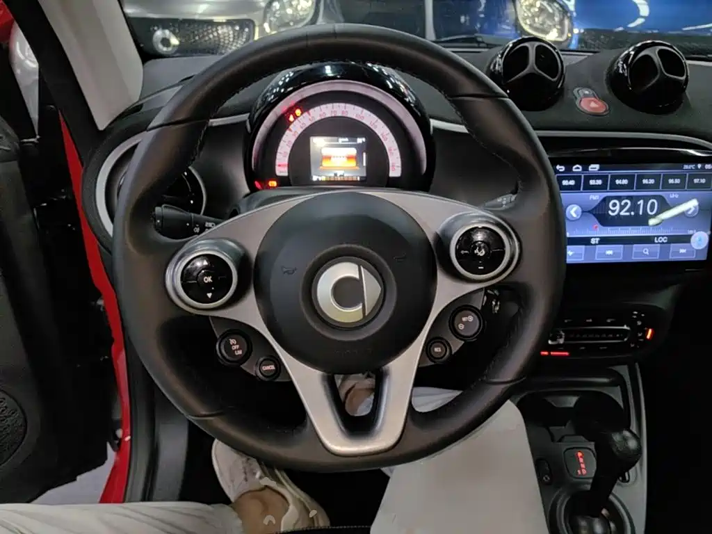 smart fortwo 2018 — фото 11