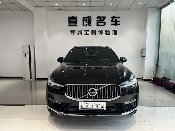 Volvo XC60 2025