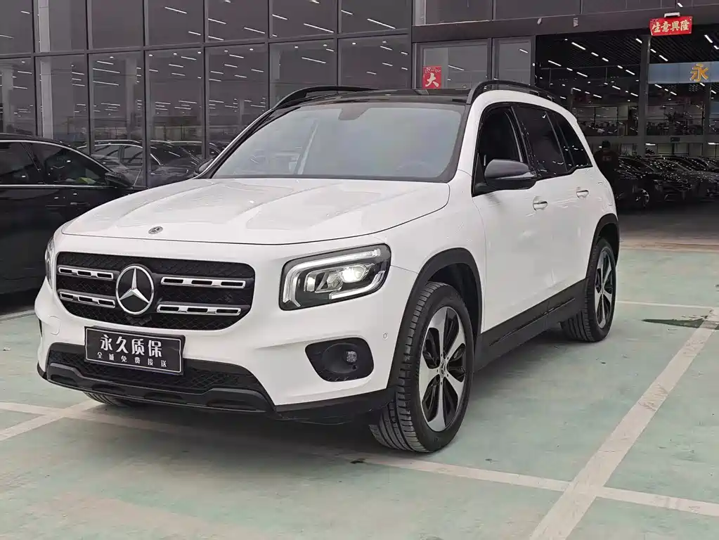 Mercedes-Benz GLB 2023 — фото 1