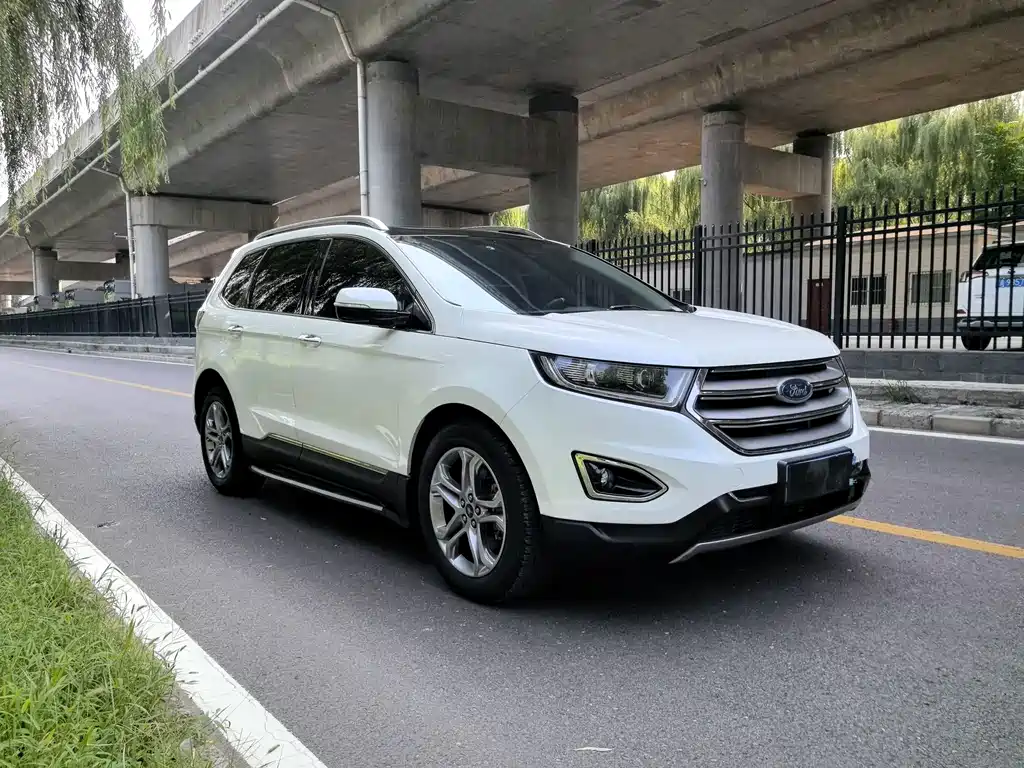 Ford Edge 2018 — фото 3