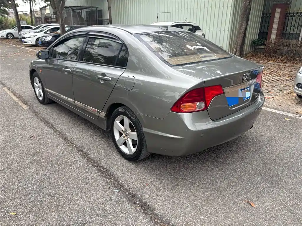 Honda Civic 2008 — фото 10