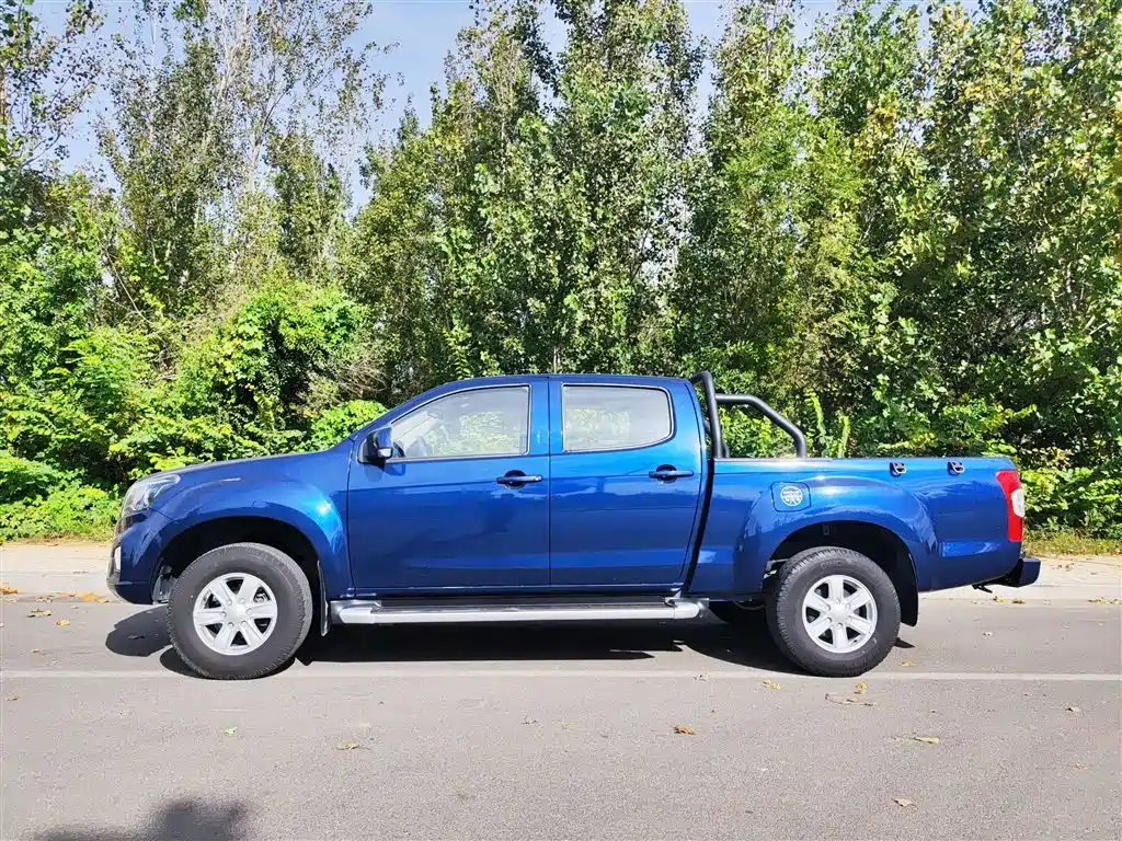 Isuzu RE-MAX 2023 — фото 26