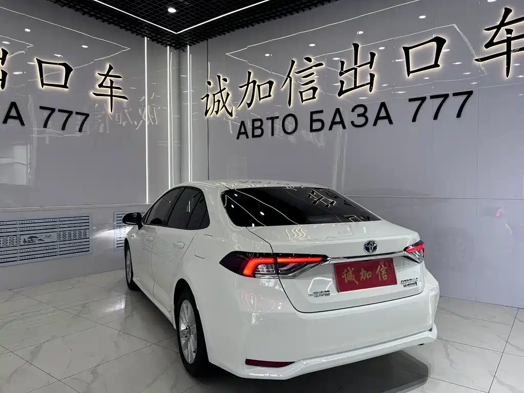 Toyota Corolla 2023 — фото 4