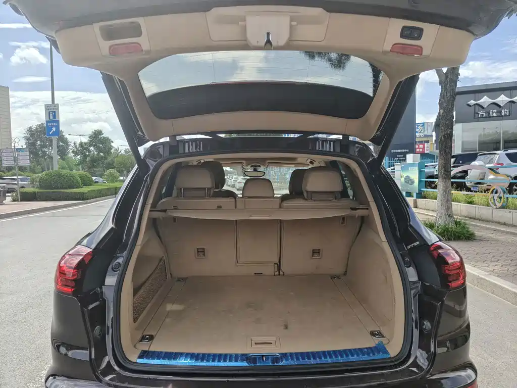 Porsche Cayenne 2017 — фото 12