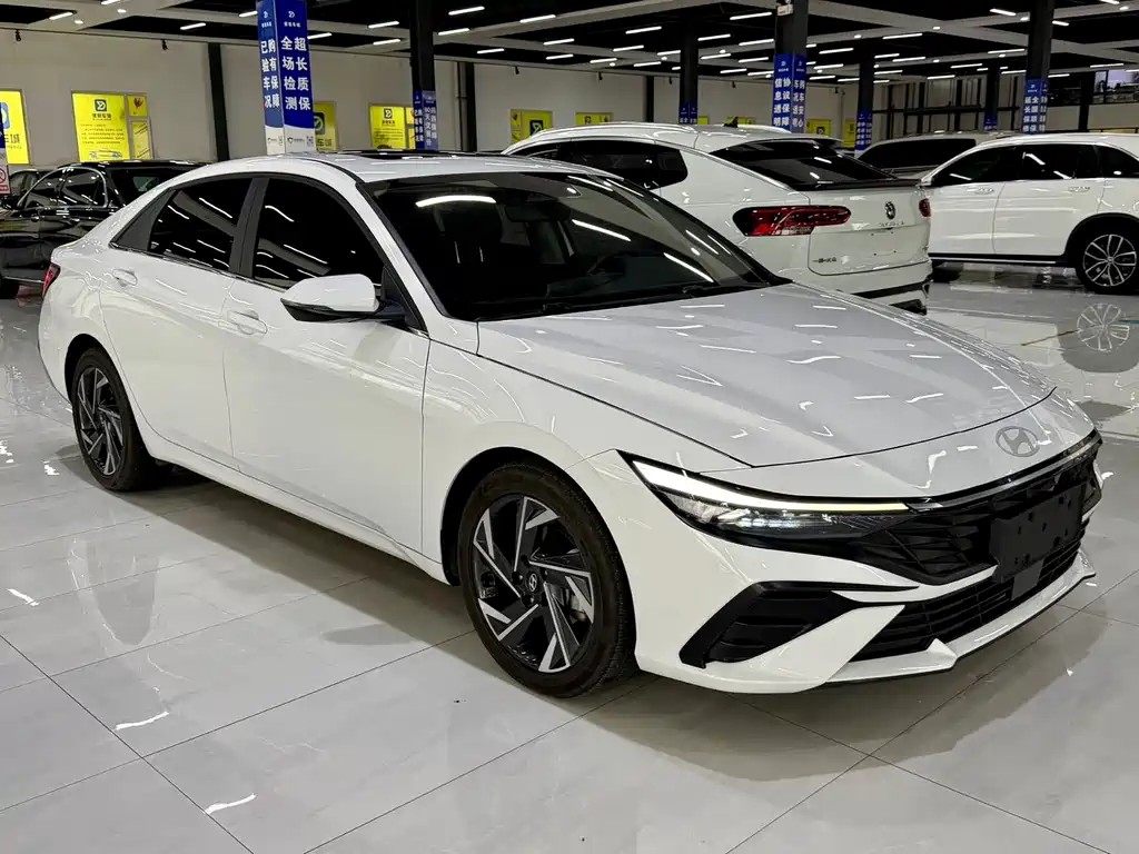 Hyundai Elantra 2023