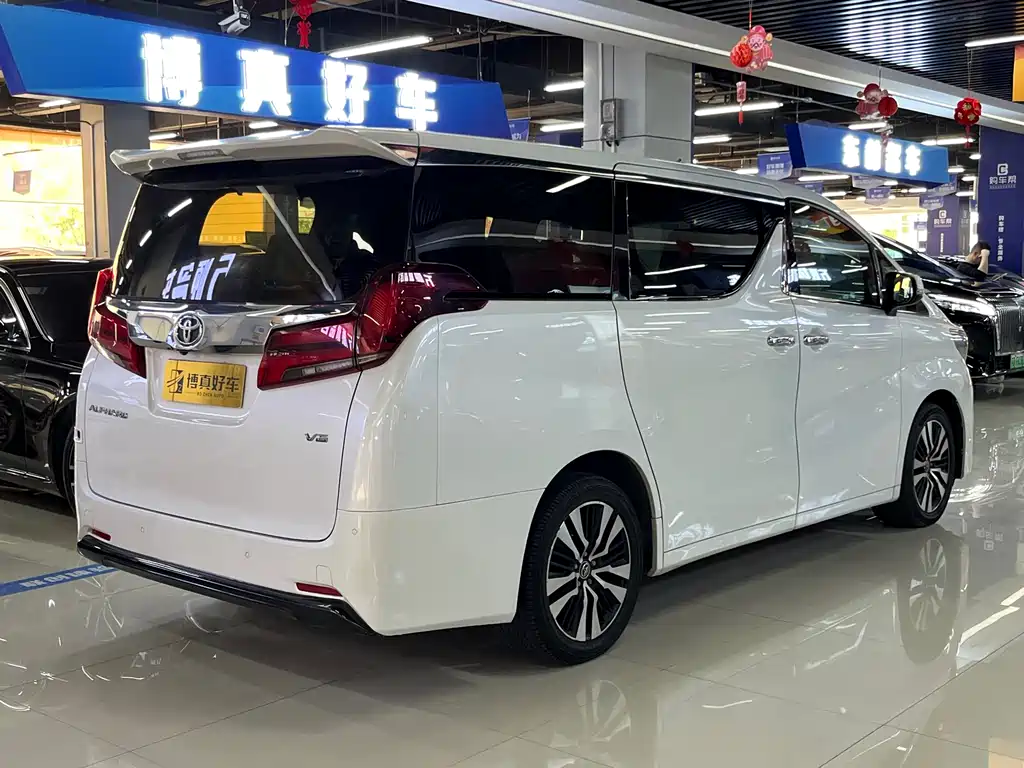 Toyota Alphard 2019 — фото 10