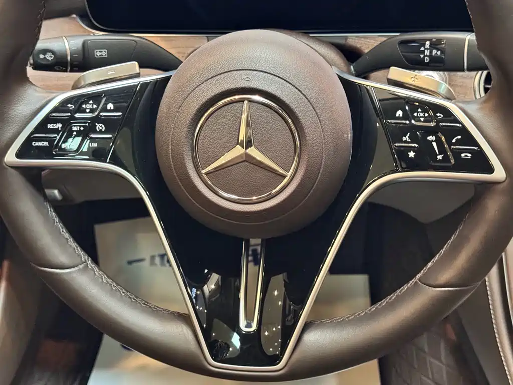 Mercedes-Benz E-Class 2023 — фото 18