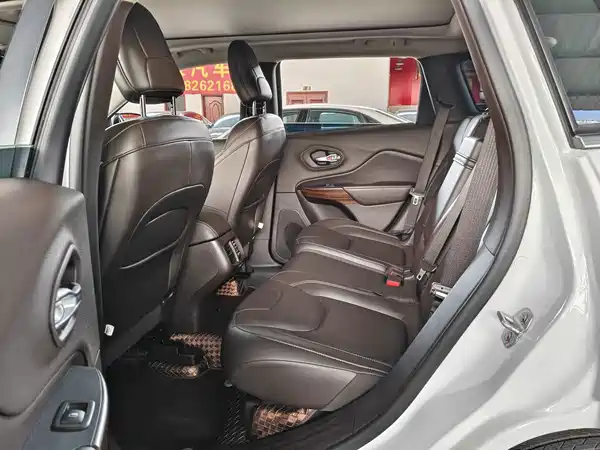 Jeep Cherokee 2018