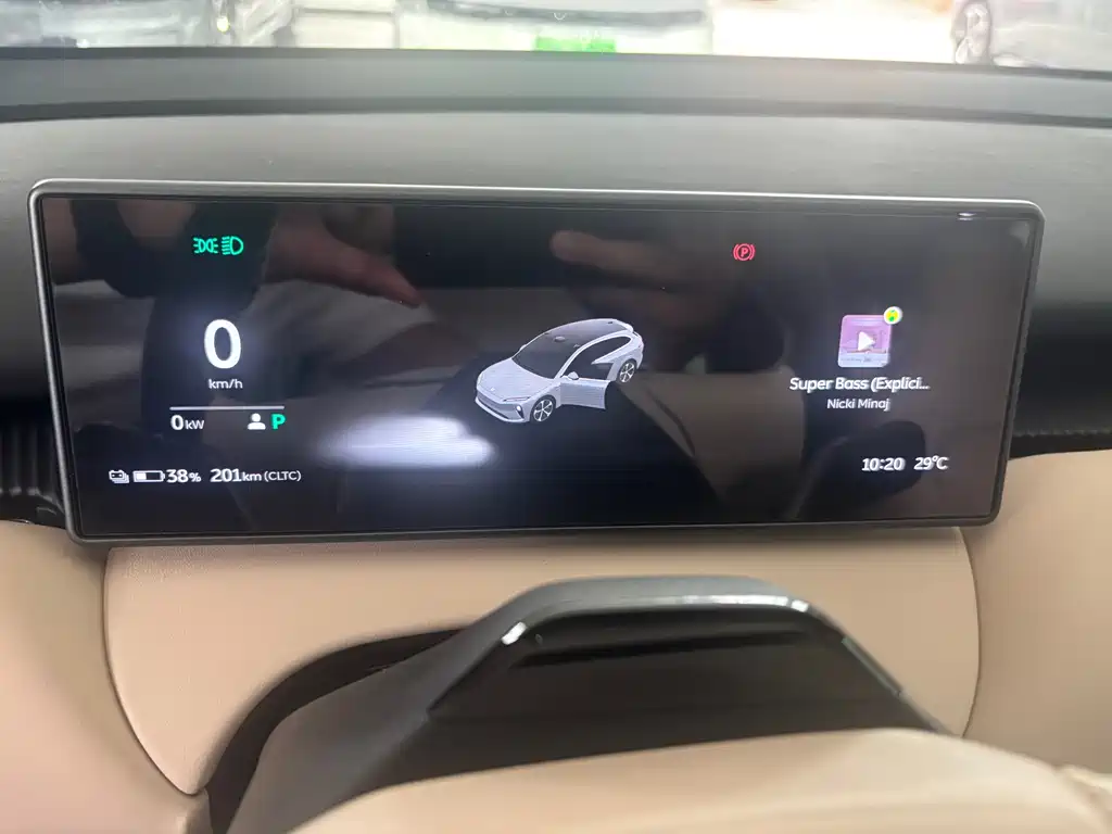 NIO ET5T 2025