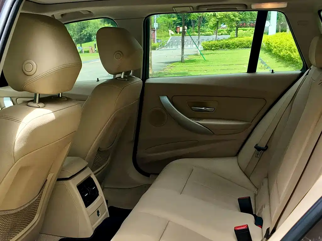 BMW 3 Series 2014 — фото 18
