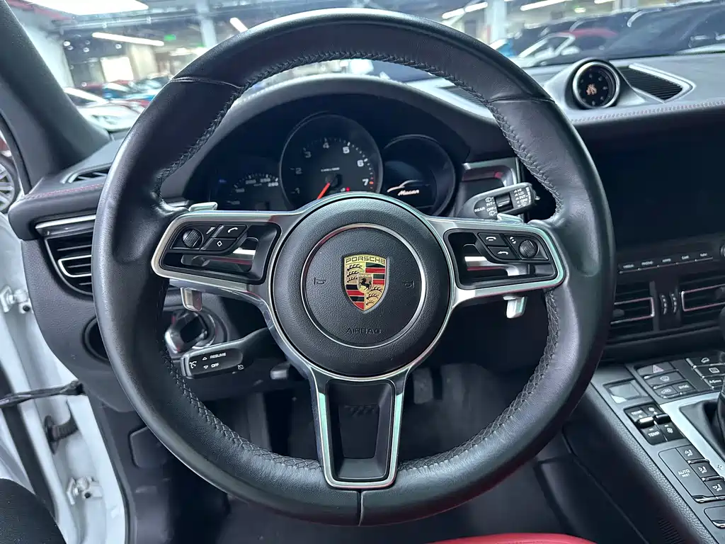 Porsche Macan 2020 — фото 7