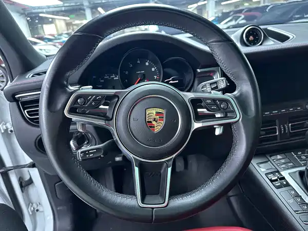 Porsche Macan 2020