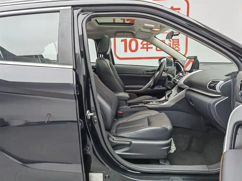 Mitsubishi Eclipse Cross 2018 — фото 23