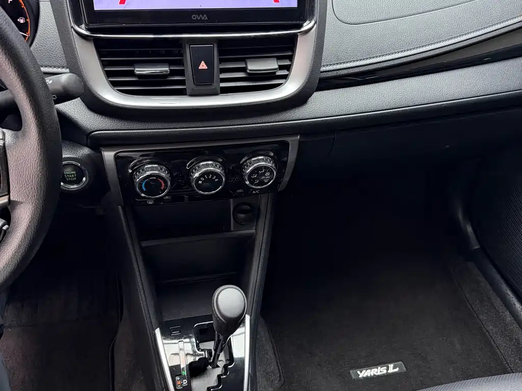 Toyota Yaris L 2022 — фото 22