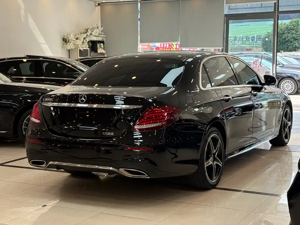 Mercedes-Benz E-Class 2020 — фото 24