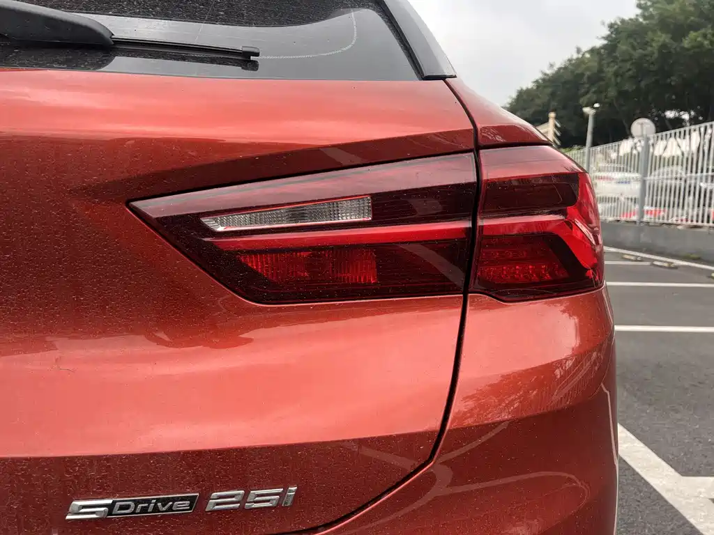 BMW X2 2021 — фото 17