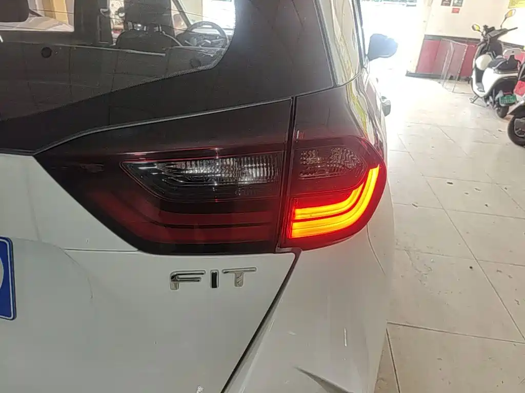 Honda Fit 2023 — фото 8