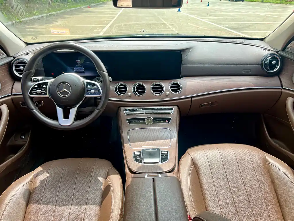 Mercedes-Benz E-Class 2020 — фото 9