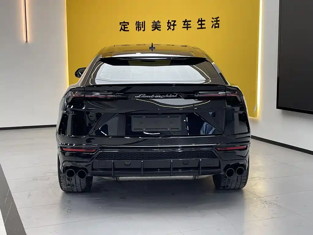 Lamborghini Urus 2023 — фото 6