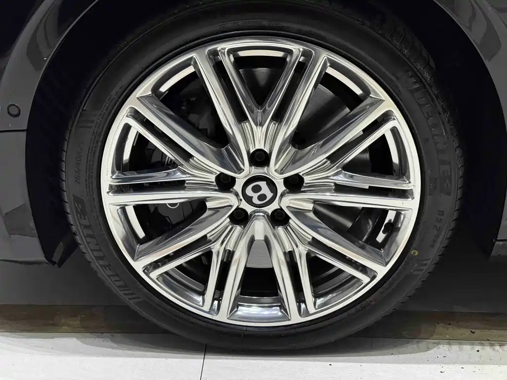 Bentley Flying Spur 2022 — фото 11