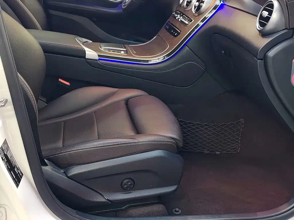 Mercedes-Benz GLC 2019 — фото 13