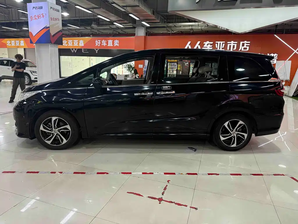 Honda Odyssey 2017 — фото 6