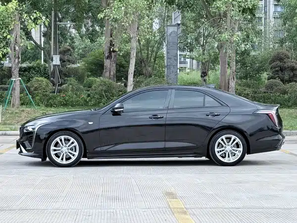 Cadillac CT4 2022