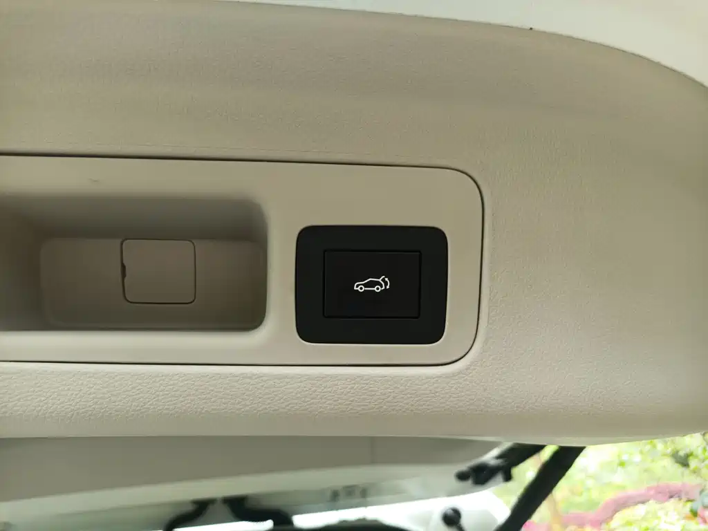 GAC Motor Trumpchi M8 2019 — фото 15
